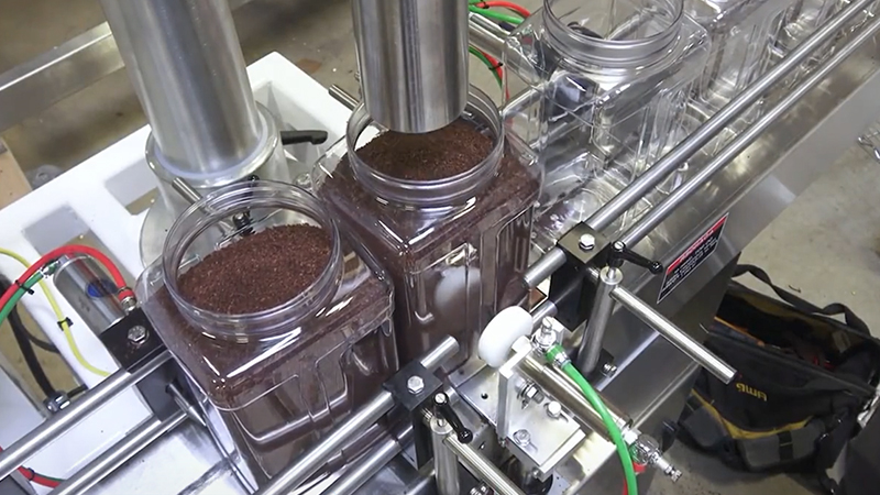 全自动粉剂灌装机：智能化出产的关键利器